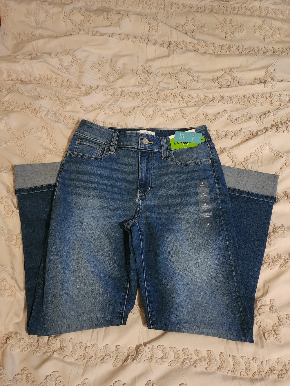 Women’s Ankle Crop Jeans in Mid Blue by
